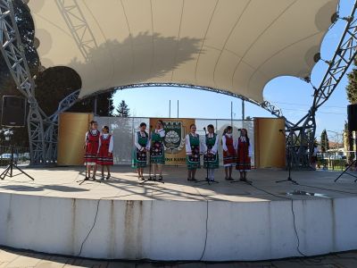 Участие на ВГ "Велека" в лазарски конкурс "Отворете чемшир порти, Лазаре" в гр. Камено - Изображение 3