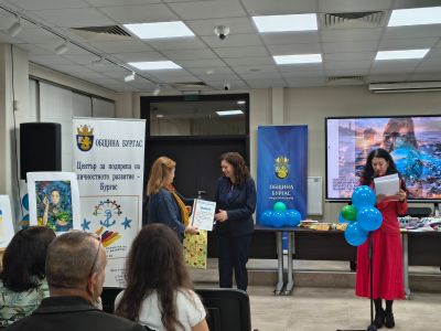 Отличени ученици в Национален конкурс за рисунка "Морето не е за една ваканция" - Изображение 3